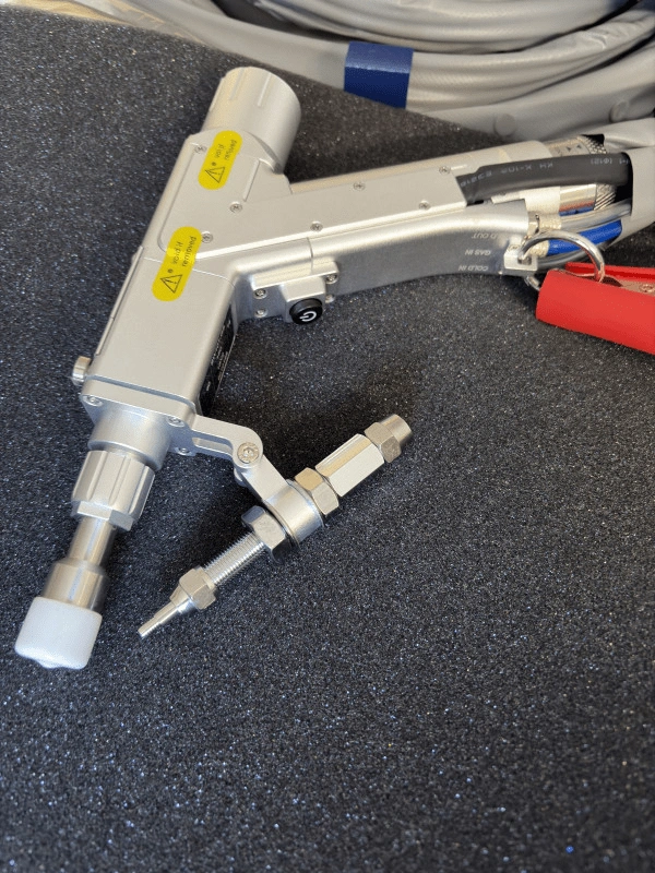 Fiber laser 4 u 1 za zavarivanje i čišćenje 9